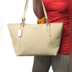 NWT COACH Shoulder Handbag Matching Wristlet Set Ava White Leather Purse Tote